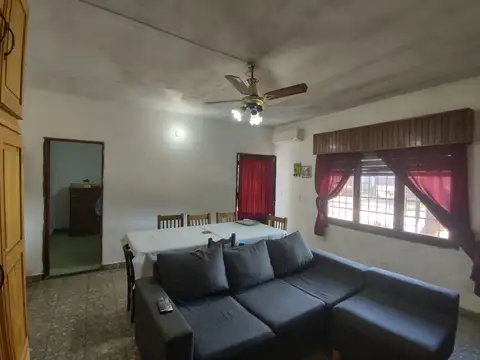 Casa 4 ambientes con 1 baño