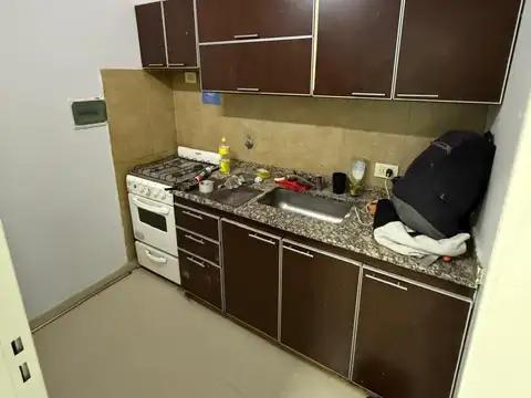 EXCELENTE OFICINA A ESTRENAR  3 NIVELES, CALEF, CENTRAL MUY LUMINOSA - EXC. UBICACION - COCHERA   -
