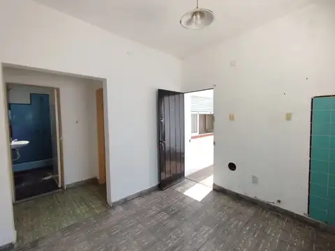 Depto Tipo Casa en Alquiler en Villa Santos Tesei, $ 300.000