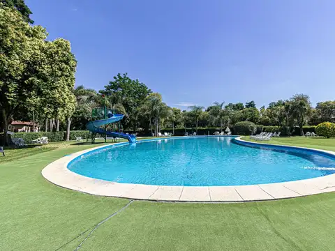 Parque Los Troncos C.C.