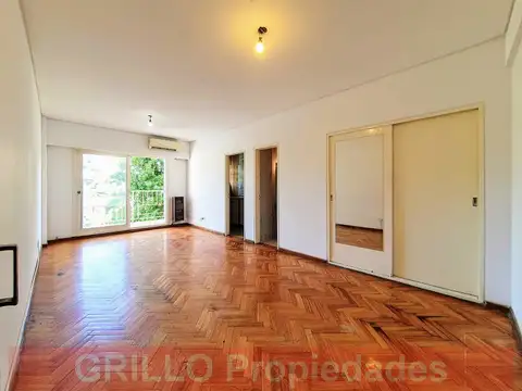 Nazca 3560. Departamento monoambiente. Cocina independiente. Placard. 35m2.