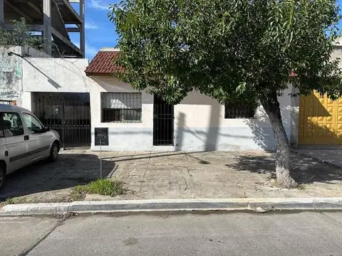 Casa en venta en centro de Gregorio de Laferrere