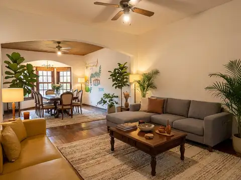 Casa 5 ambientes con 2 baños