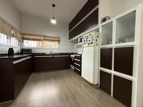 Casa 5 ambientes con 1 baño