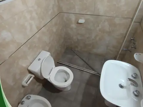 Dpto. frente a plaza Escalante