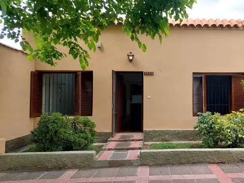 CASA EN ALQUILER - GODOY CRUZ