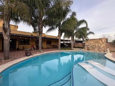 CASA EN VENTA  EN ZARATE