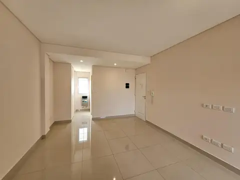 ALQUILER MONOAMBIENTE EN SANTOS LUGARES EN ZONA COMERCIAL