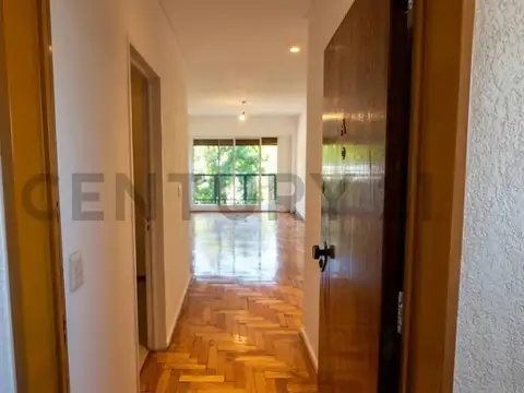 Julián Álvarez 1800, Piso 0