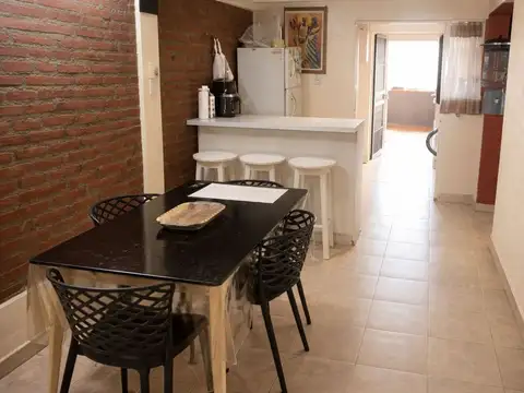 Casa 5 ambientes con 2 baños