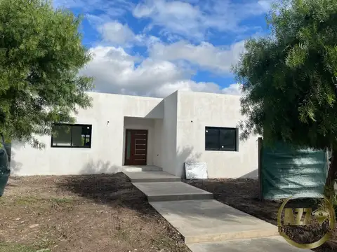 Casa en venta de 3 dormitorios c/ cochera en Retiro del Pilar