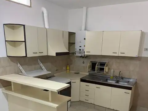 Casa interna en alquiler en Rosario, Barrio Nuestra Sra. de Lourdes