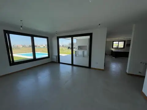 Impresionante Casa En Venta En Terralagos