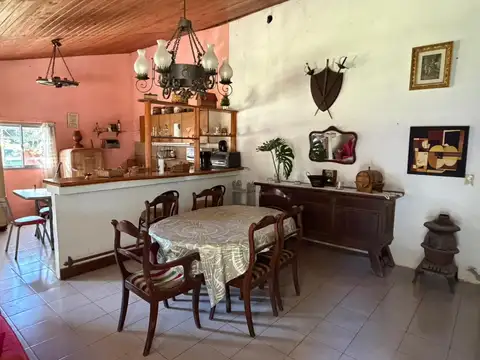 Casa en Alquiler con 2 cocheras
