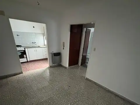 PH de 1 dormitorio en planta baja en alquiler en La Plata ubicado en calle 58 e/diag 74