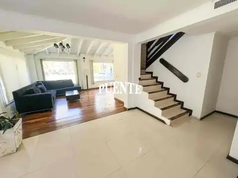 Casa 6 ambientes con 3 baños