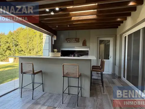 VENTA CASA 7 AMBIENTES EN BARRIO LAS CALETAS NORDELTA