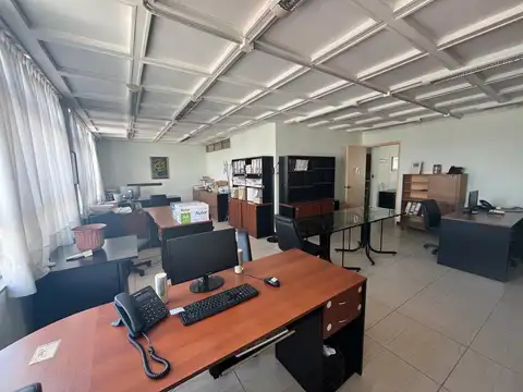 Oficina en Venta con 1 cochera