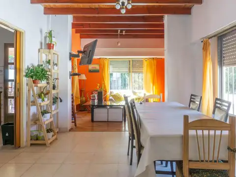 Depto Tipo Casa 4 ambientes con 2 baños