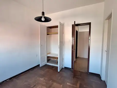 Casa en Alquiler con 1 cochera