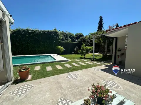 Casa en Venta con 1 cochera