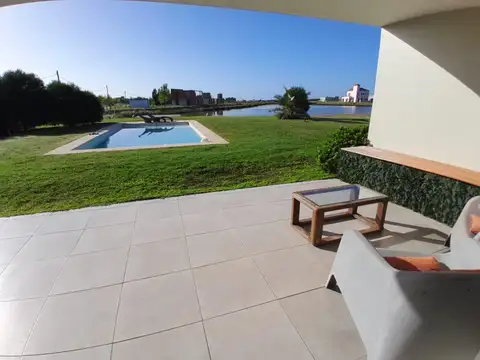 Casa en venta en "Campos de La Enriqueta"
