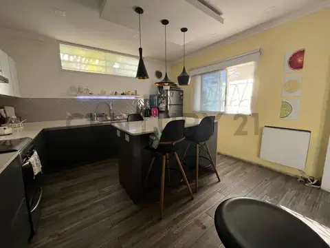 Depto Tipo Casa en Venta de 4 ambientes