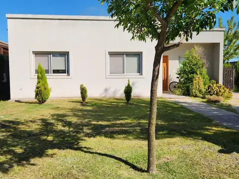 Casa en Venta Pilar del Este, Barrio San Eduardo