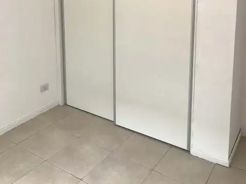 Departamento 2 ambientes con cochera   Inmejorable Ubicaci