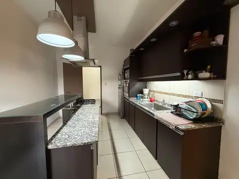 Casa 2 ambientes con 2 baños