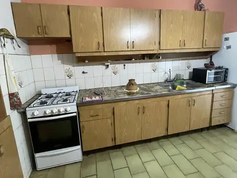 Casa 4 ambientes con 1 baño