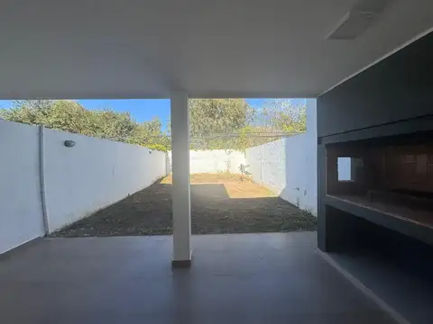 Casa en Alquiler de 3 dormitorios