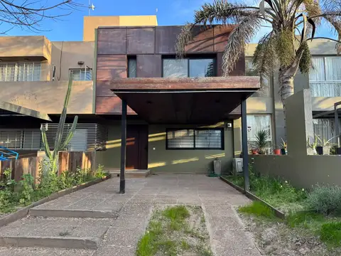 Duplex en barrio Cerrado La Catalina - 3 dom - 2 baños - cochera - galeria - seg 24 hs
