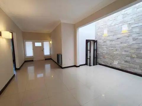 VENTA CASA 3 AMBIENTES CON GARAGE CHAUVIN