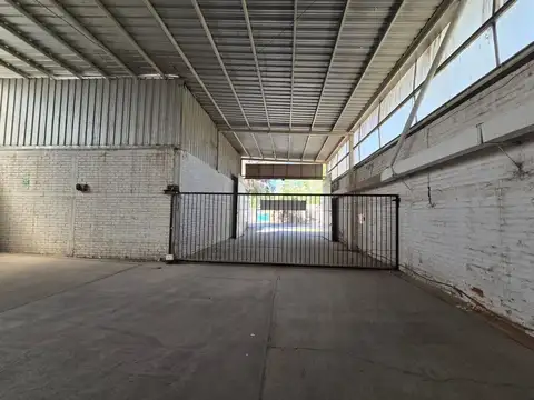 EXCELENTE GALPON EN LAS HERAS, 1500 mts2 cubierto