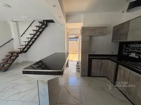 Depto Tipo Casa en Venta de 3 ambientes