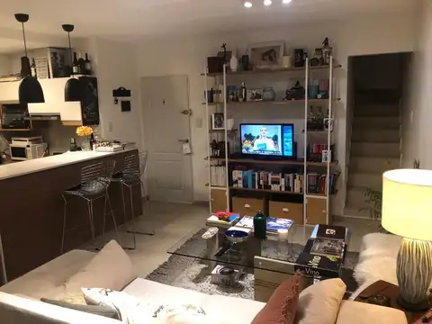 LAPRIDA 2400, Piso 1