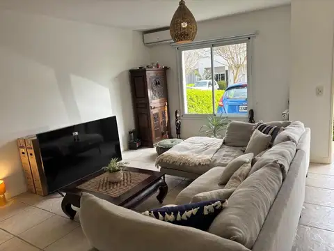 Duplex  VENTA CON JARDIN PROPIO  PELLEGRINI VILLAGE