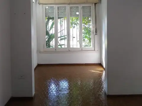 Casa en Venta en Adrogue, USD 235.000