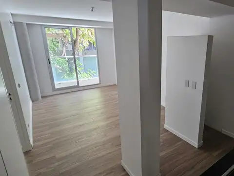 Lucio Mansilla 3800, Piso 1