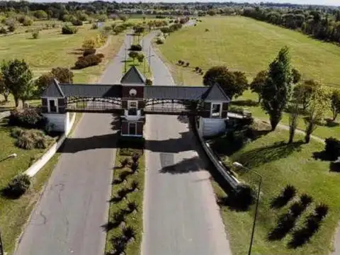 Barrio Santa Emilia , Pilar del este