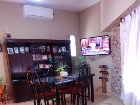 Casa 5 ambientes con 2 baños