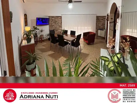 Casa 5 ambientes con 2 baños