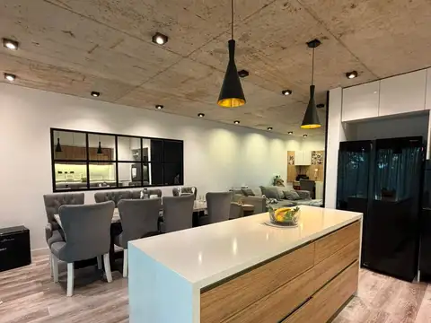 Departamento 4 ambientes con 3 baños