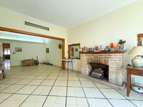 VENTA CASA SEMICENTRO TANDIL