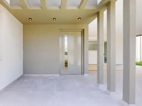 Casa 5 ambientes con 3 baños