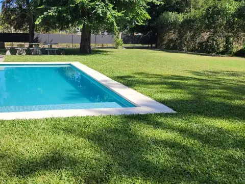 Quinta 4 ambientes con pileta - Villa Udaondo