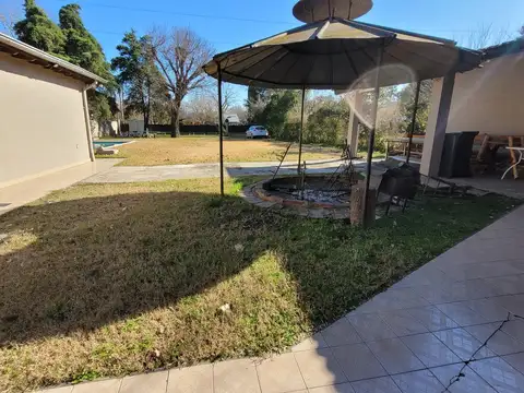 Quinta 4 ambientes con pileta - Villa Udaondo