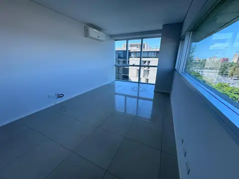 Oficina en Alquiler en Puerto Norte, $ 700.000