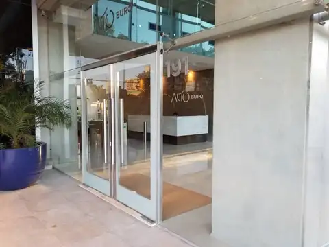 Oficina en Alquiler en Puerto Norte, $ 700.000